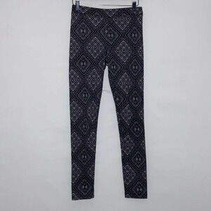 Bethany Mota Geometric Print Leggings in Black and Gray - Size Medium